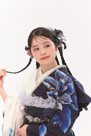アシメカラー（半身変り）振袖